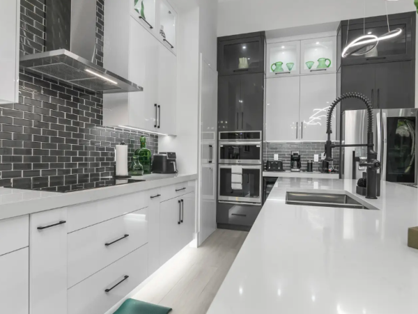 Luxury Naples Retreat - Modern Estate with Pool, Game Room & More